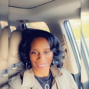 Meet your Posher, Adrienne